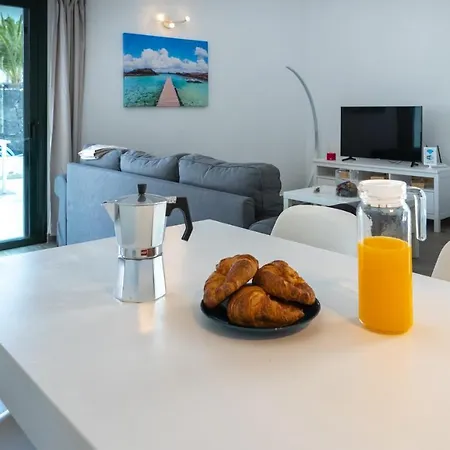 Casa A Primera Linea De Mar 别墅 *